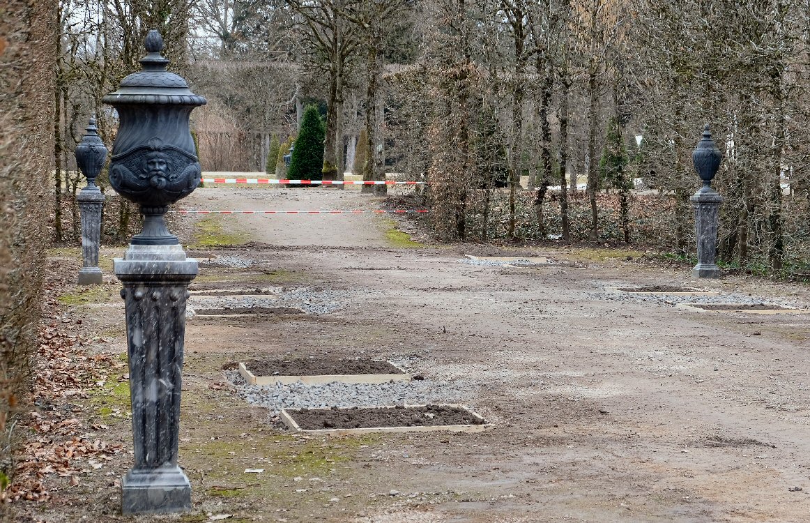Schwetzinger Schlossgarten Urnenallee