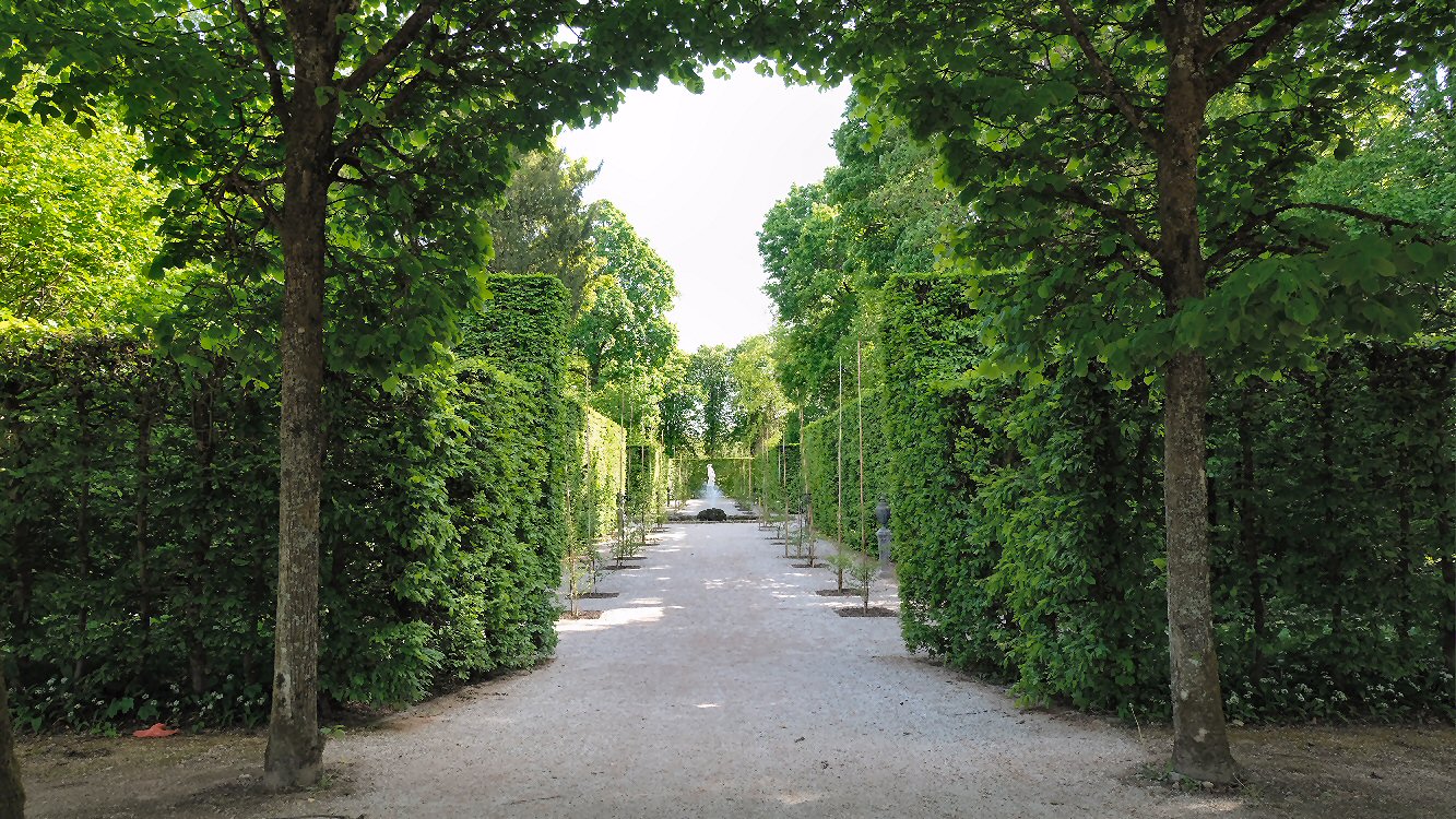 Schwetzinger Schlossgarten Urnenallee