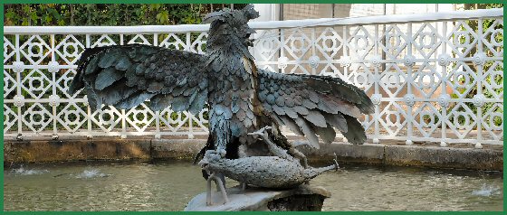 Wasserspeiende Vögel
