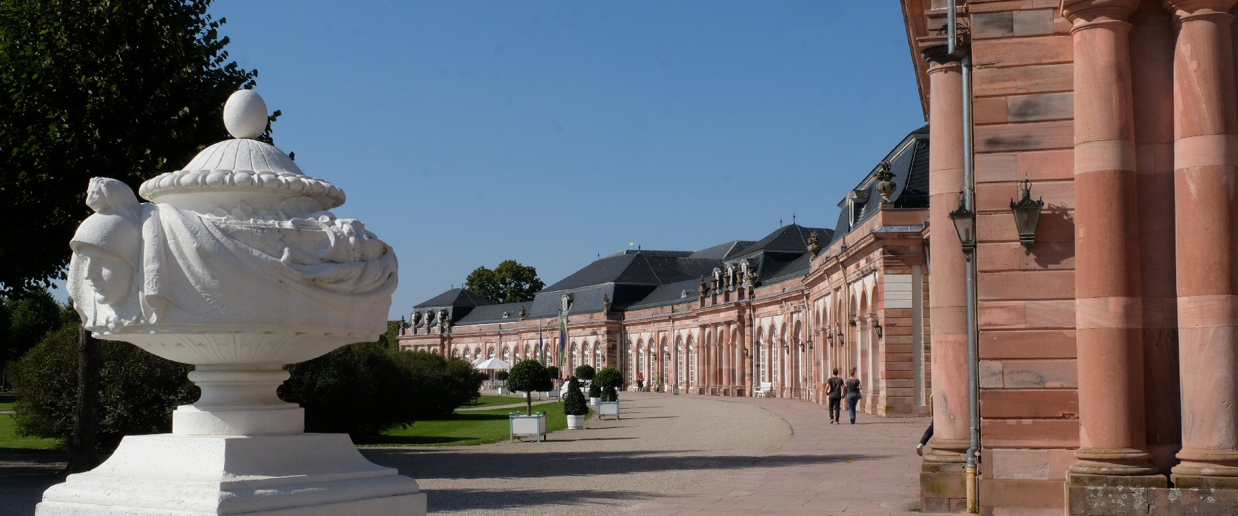 Schwetzinger Schlossgarten Zirkelgebäude