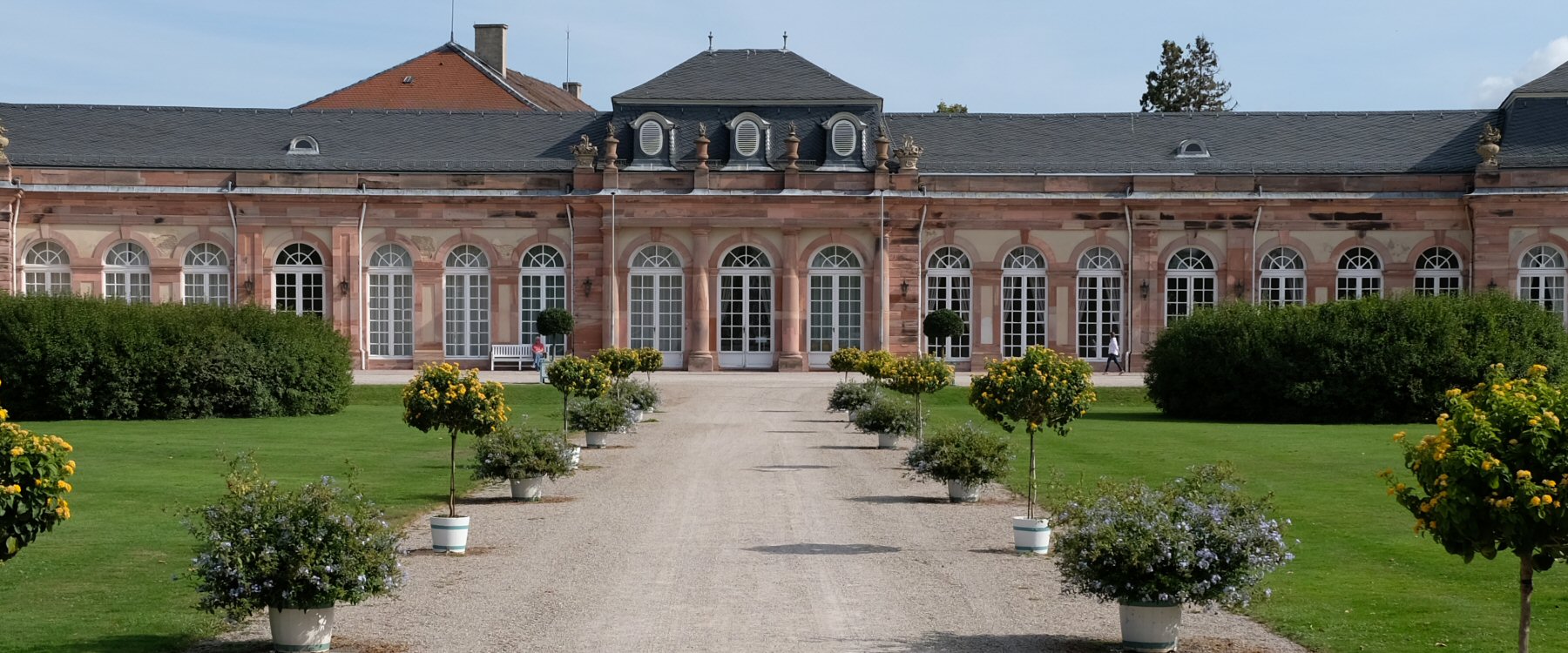 Schwetzinger Schlossgarten Zirkelgebäude